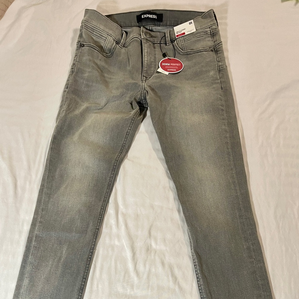 Grey women’s skinny jeans